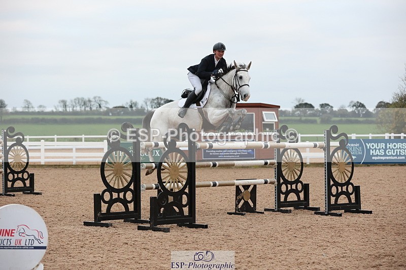 241101A-160810-03236 - FRI Cls 8 National 1.30m