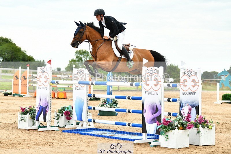 230720A-151609-03785 - Cls 9, 2 Star Big 1.40m Start to break