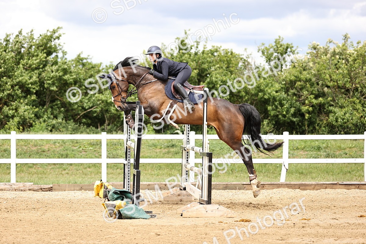 SBM_003125 - Class 11 - Senior Newcomers - 1.10m