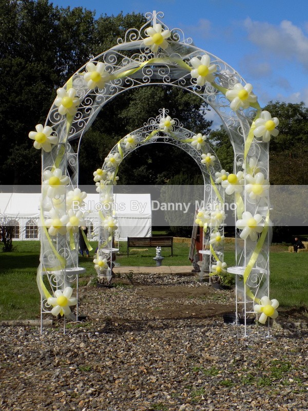 Wedding Garden Arches - Wedding Balloon Photos