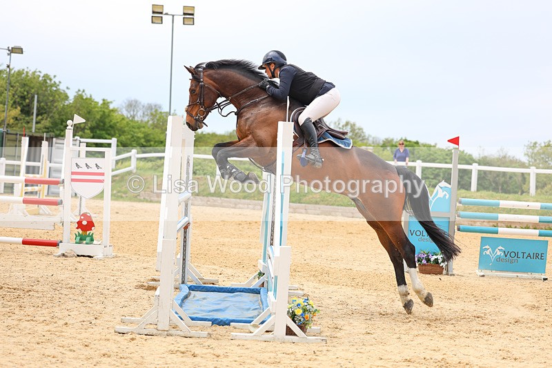 3E7A9476 - Class 8: Senior Newcomers/1.10m open
