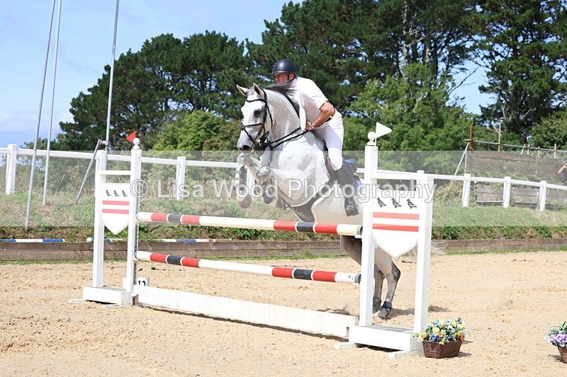 3E7A1776 - Class 8: Senior Newcomers/1.10m open