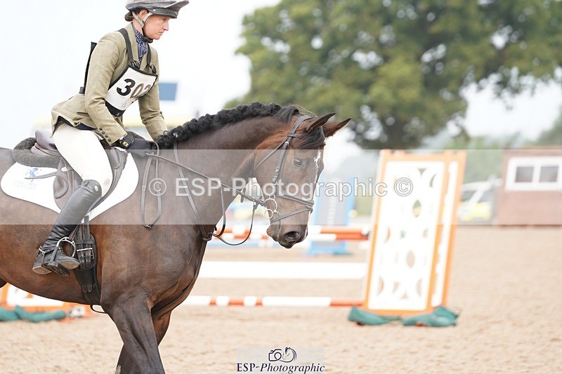 240901A-091904-05296 - 302-Rosie.Bradley-Hole-CAPABILITY.BROWN.II