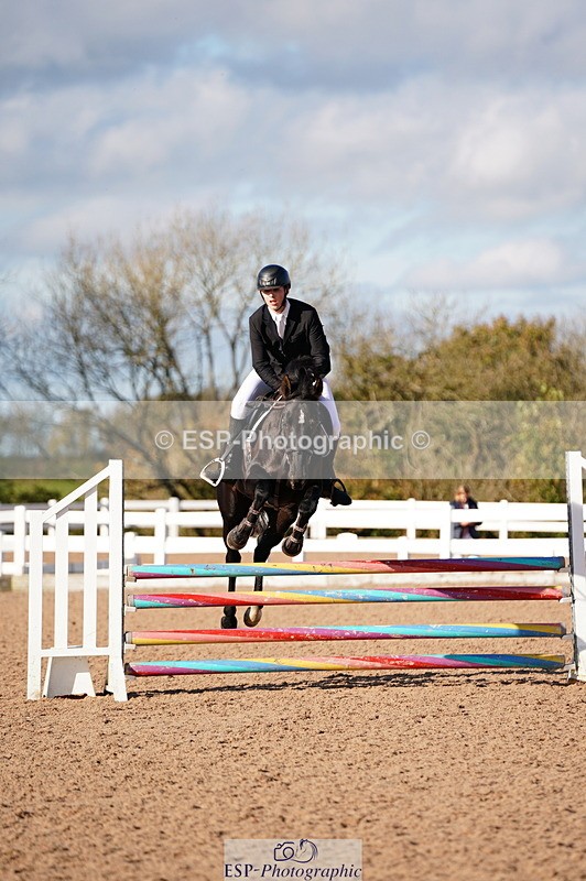 241027A-133808-03121 - SUN Cls 15-17 Children on Horses
