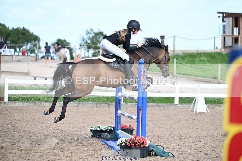 260627-174641-05843 - Cls 27 Foxhunter and 1.10m