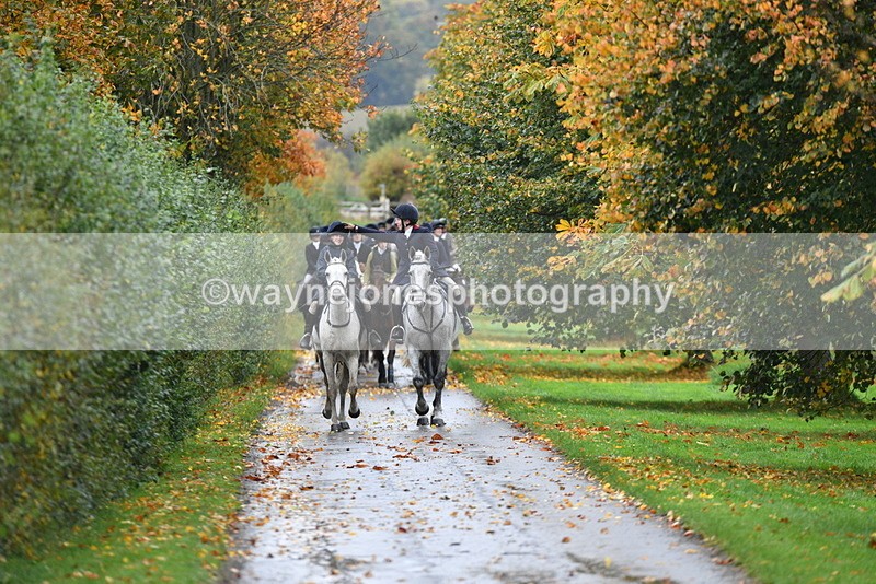 WJ5_6151 - B&B walk back for Hunt Tea !