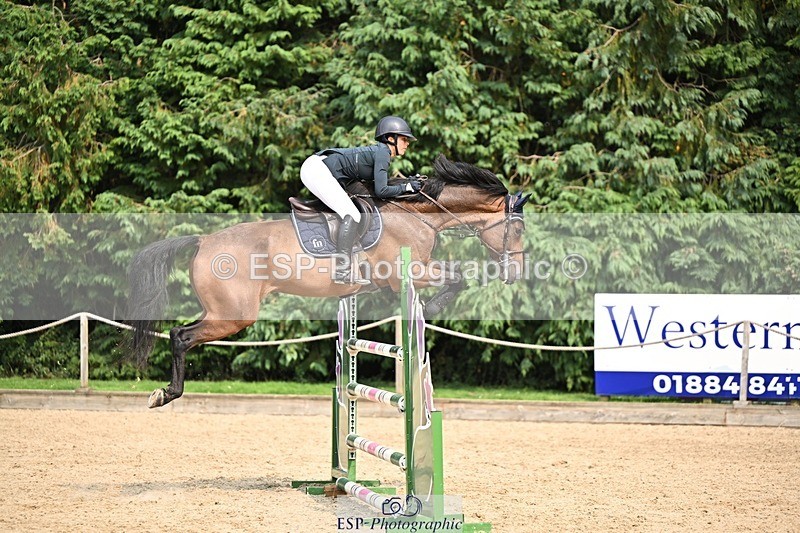240818-153246-05257 - Cls 12A Snr Foxhunter & 1.20m Open