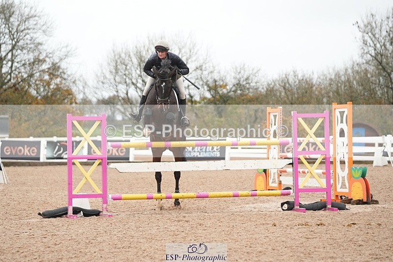 251107-133823-01199 - Cls 6 Foxhunter and 1.20m Open