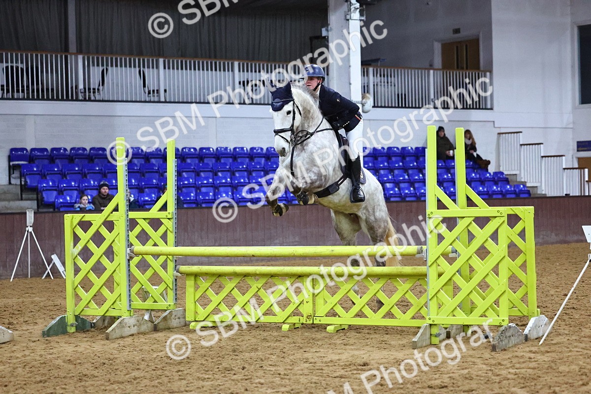 SBM_002890 - Class 6 - Holly & Ivy Stakes - 90cm