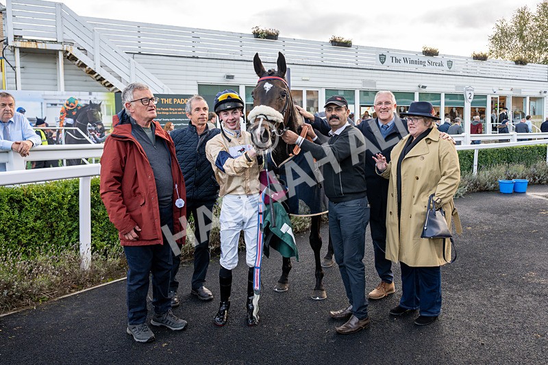 171026-Race 8-Gentle Warrior-8749 - Race 8 5.15pm Go Racing In Yorkshire Future Stars Apprentice Handicap