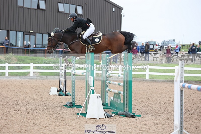 241101A-130645-01949 - FRI Cls 6 Foxhunter and 1.20m Open