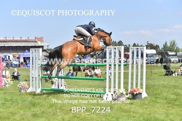 BPP_7224 - CLASS 3 Andrew Hamilton Coach, RHS Foxhunter Championship Qualifier
