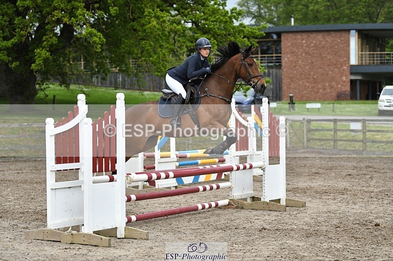 230512-095717-00426 - Cls 10 Snr 85cm Schooling
