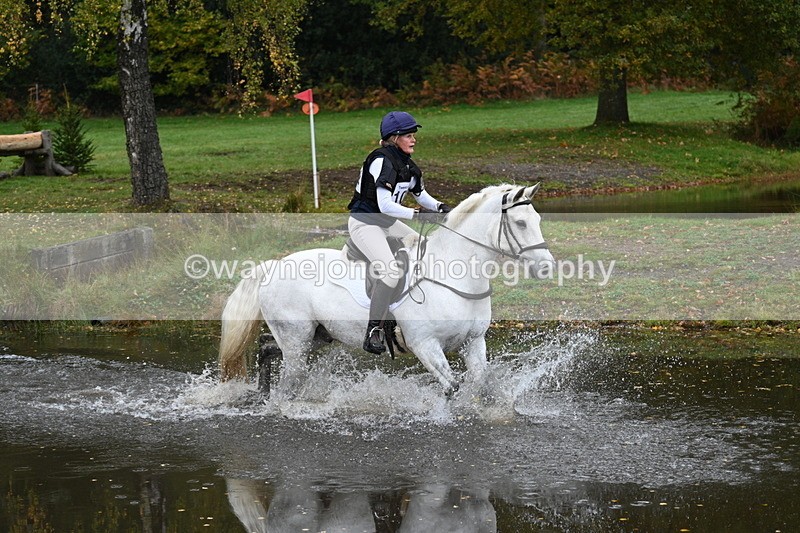 WJ7_2981 - Time 10:47 to 11:11 at the water