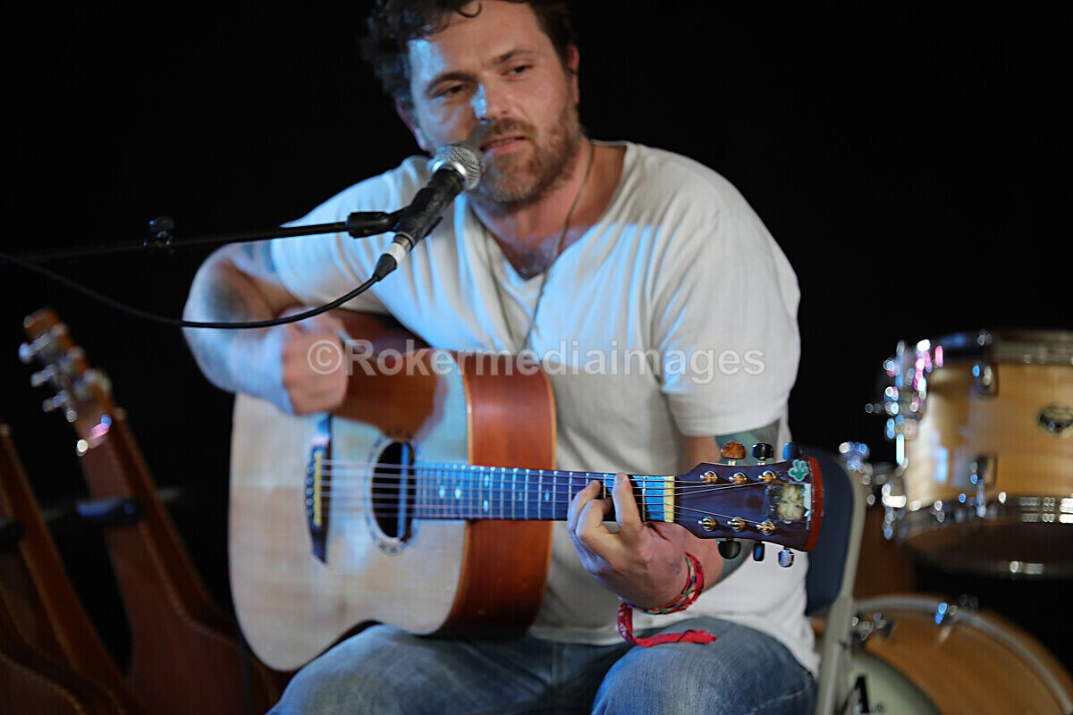 FOLK N BLUES-222 - FOLK and BLUES SEPT 2022