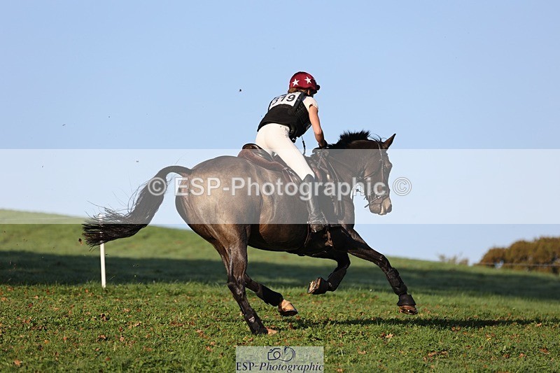 241026-094332-11364 - 319-Neve.Webber-MR.BUZZ