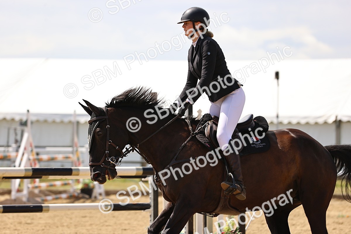 SBM_009786 - Class 8 - Senior Newcomers - 1.10  Open