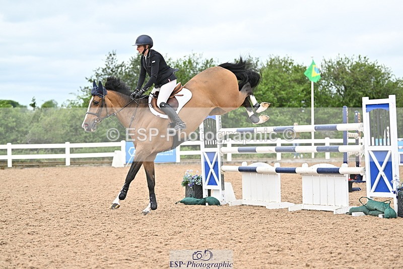 240523A-131223-01922 - Cls 4 Snr 1.20m Open