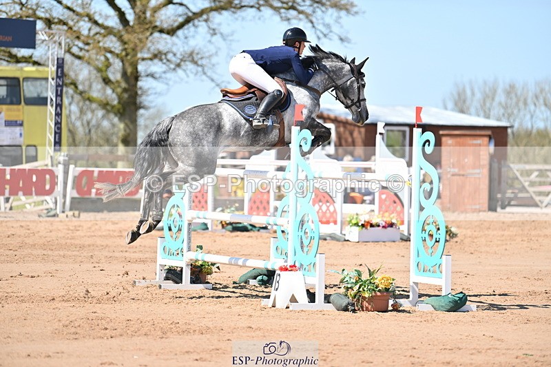 240420A-135047-11511 - Cls 7, 2 Star Medium Tour 1.35m