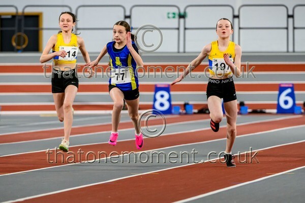 AgeInd25SUN-922946 - Track Female Set One