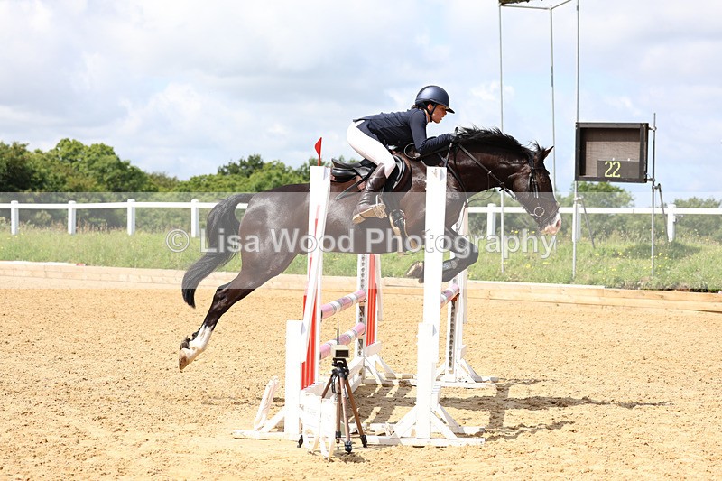 3E7A3150 - Class 4: Senior British Novice/90cm open
