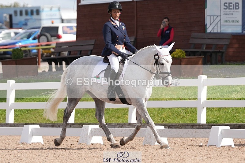 250906-120001-01679 - 010-Donna.HarrisKylah