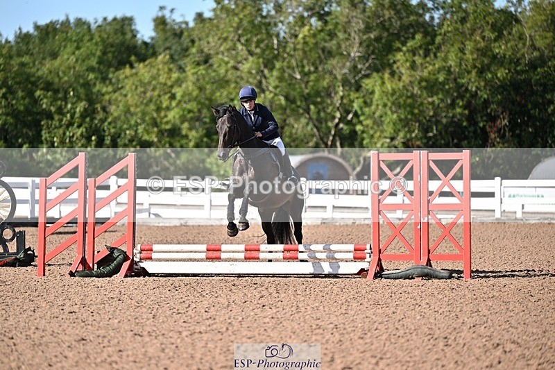 260915-161827-00008 - Clear Round and 60cm