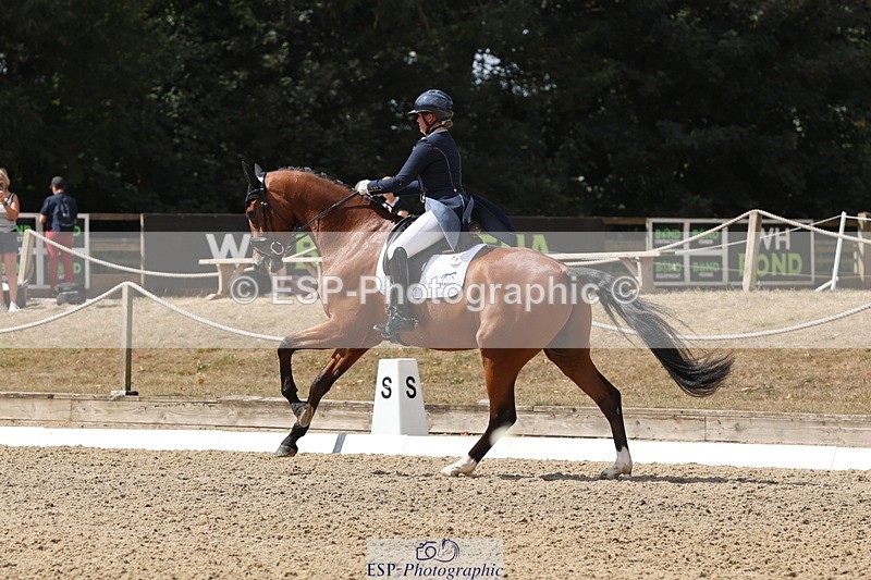 250809A-114207-02835 - 071-Abbie.NewburySeagry.Viceroy