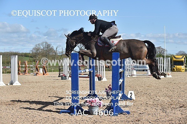 JAC_4606 - CLASS 11 SAT Andrew Hamilton Coach, RHS Foxhunter Championship Qualifier