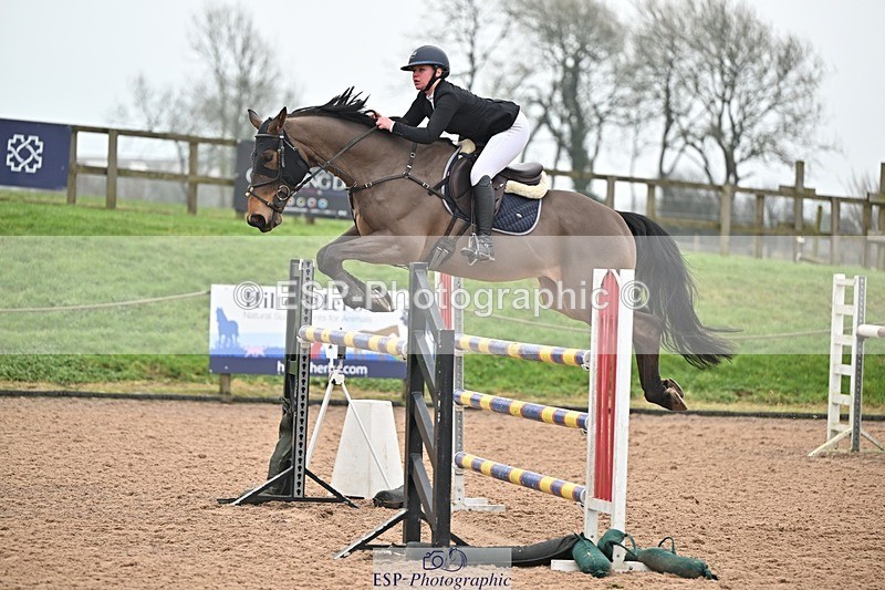 250122-143628-00676 - Cls 6 Foxhunter and 1.20m