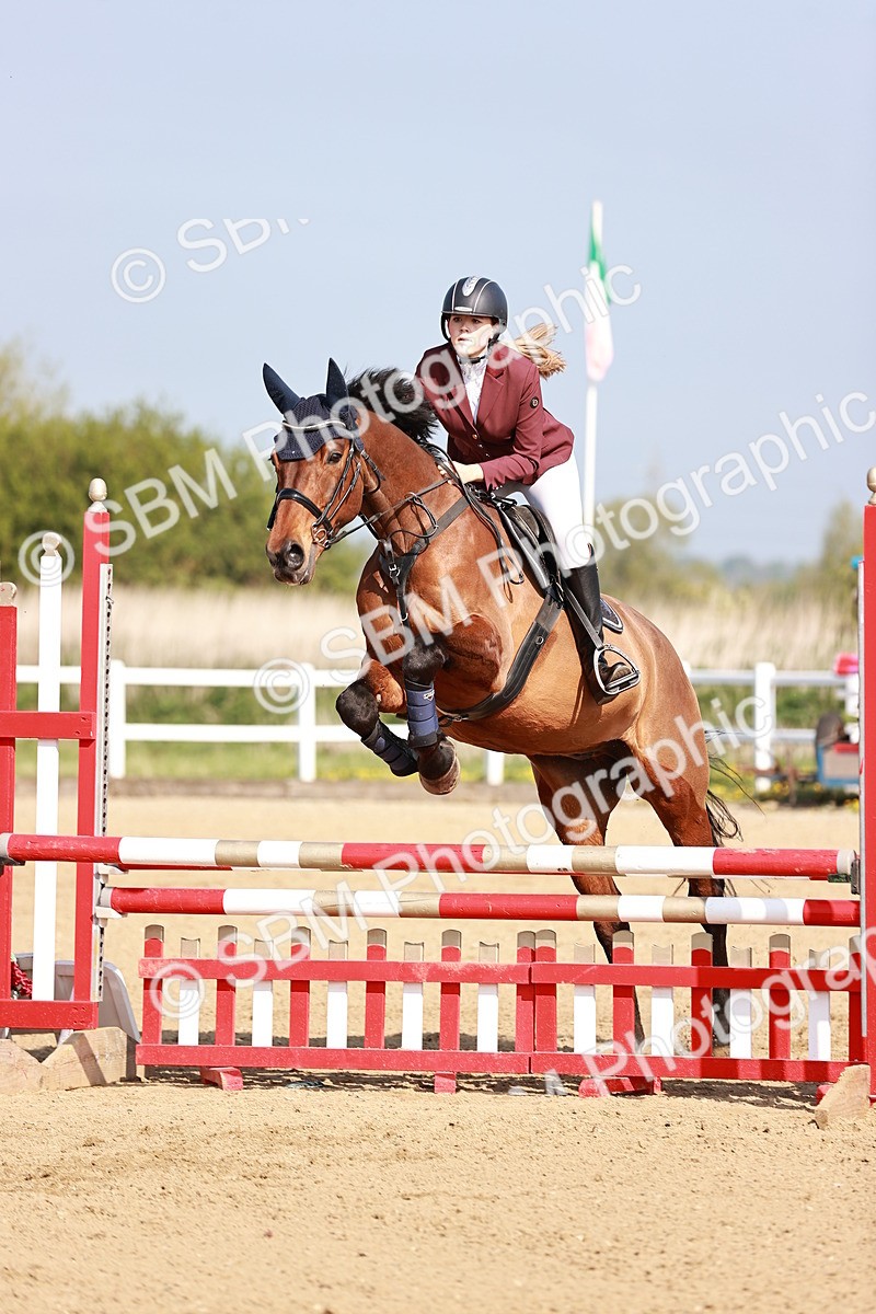  - Class 21 - Senior British Novice - 90cm