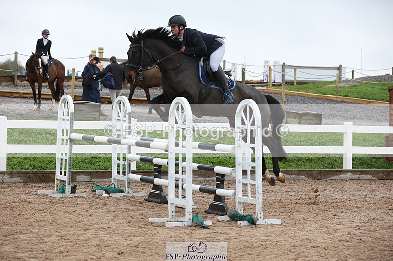 231112A-123802-04098 - Cls 19 Snr 1.05m Open