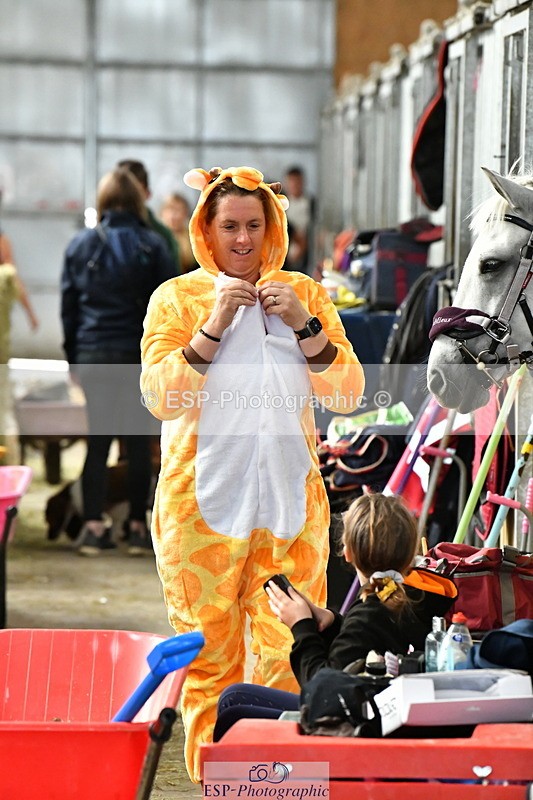 230804A-095027-02212 - Stable Shots