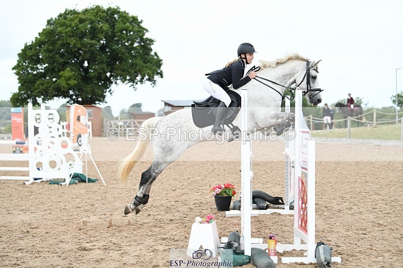 250807-113940-00735 - 1m Round 1