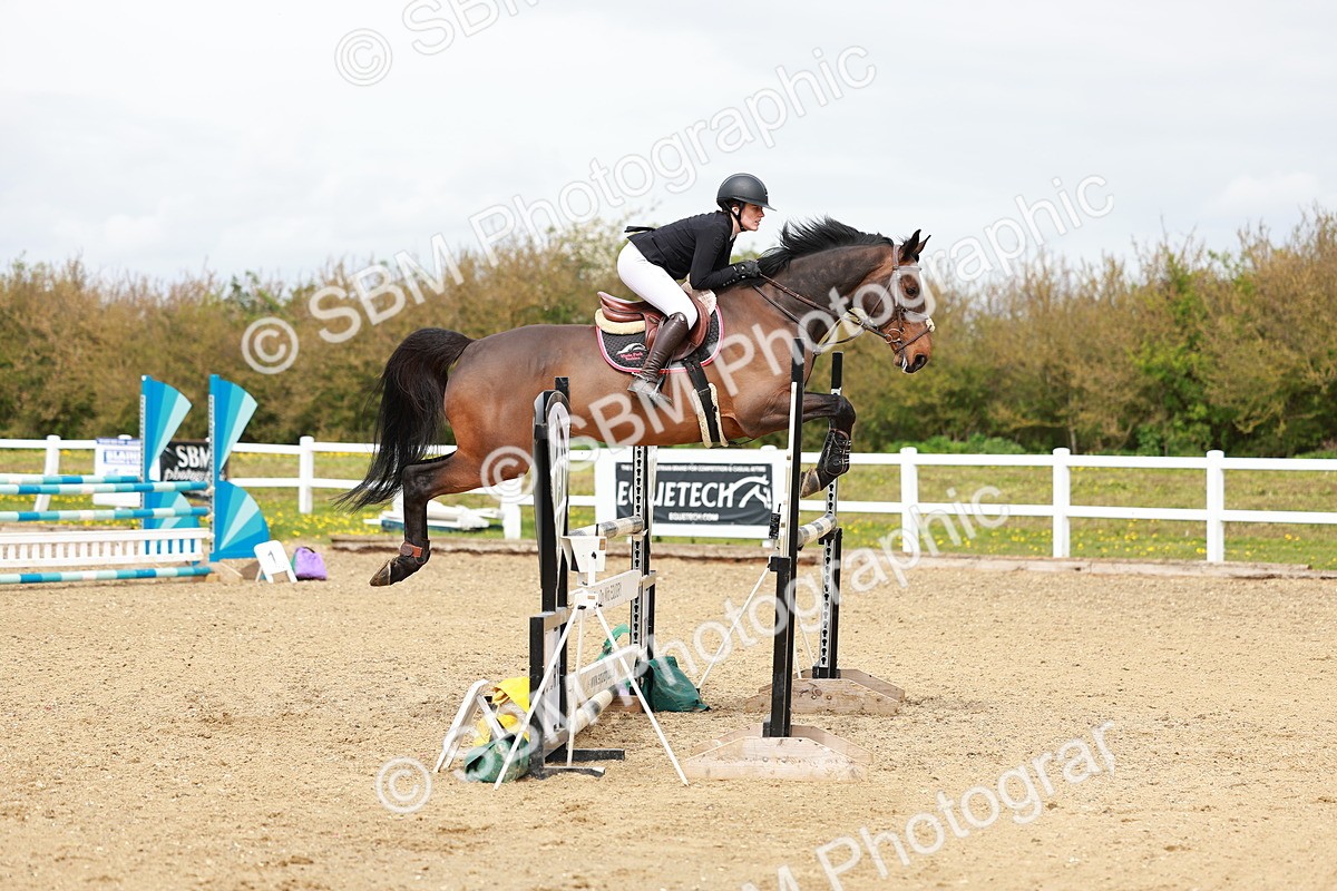 SBM_002500 - Class 10 - Senior Newcomers - 1.10m