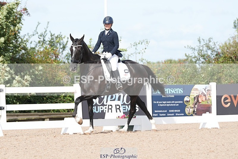 250906-115652-02075 - 034-Jasmine.SmithNigrasine.Rain