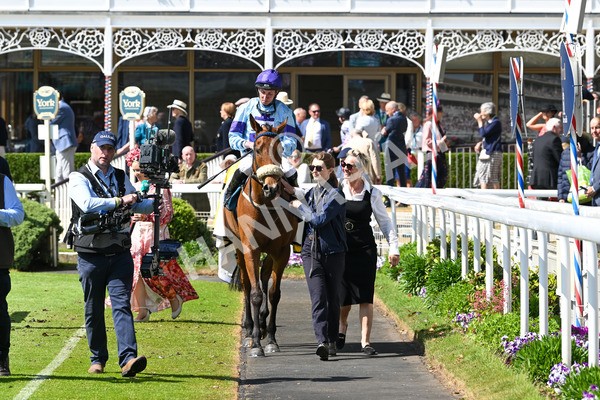 140525-Race 2-Rousing Encore-1880 - Race 2 2.42pm Churchill Tyres Handicap
