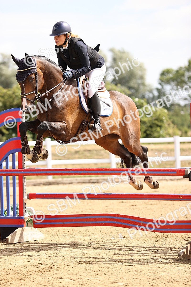 SBM_009624 - Class 8 - Senior Newcomers - 1.10  Open