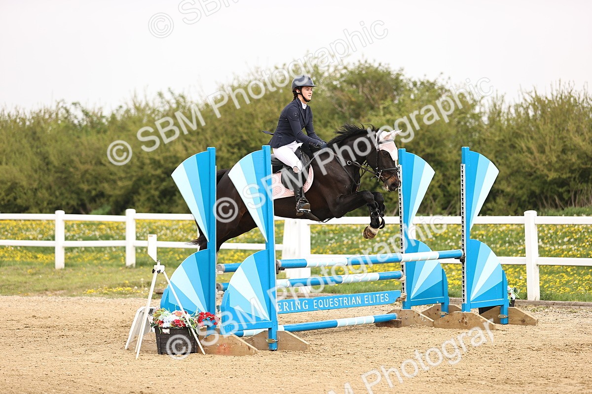  - Class 15 - Senior British novice - 90cm