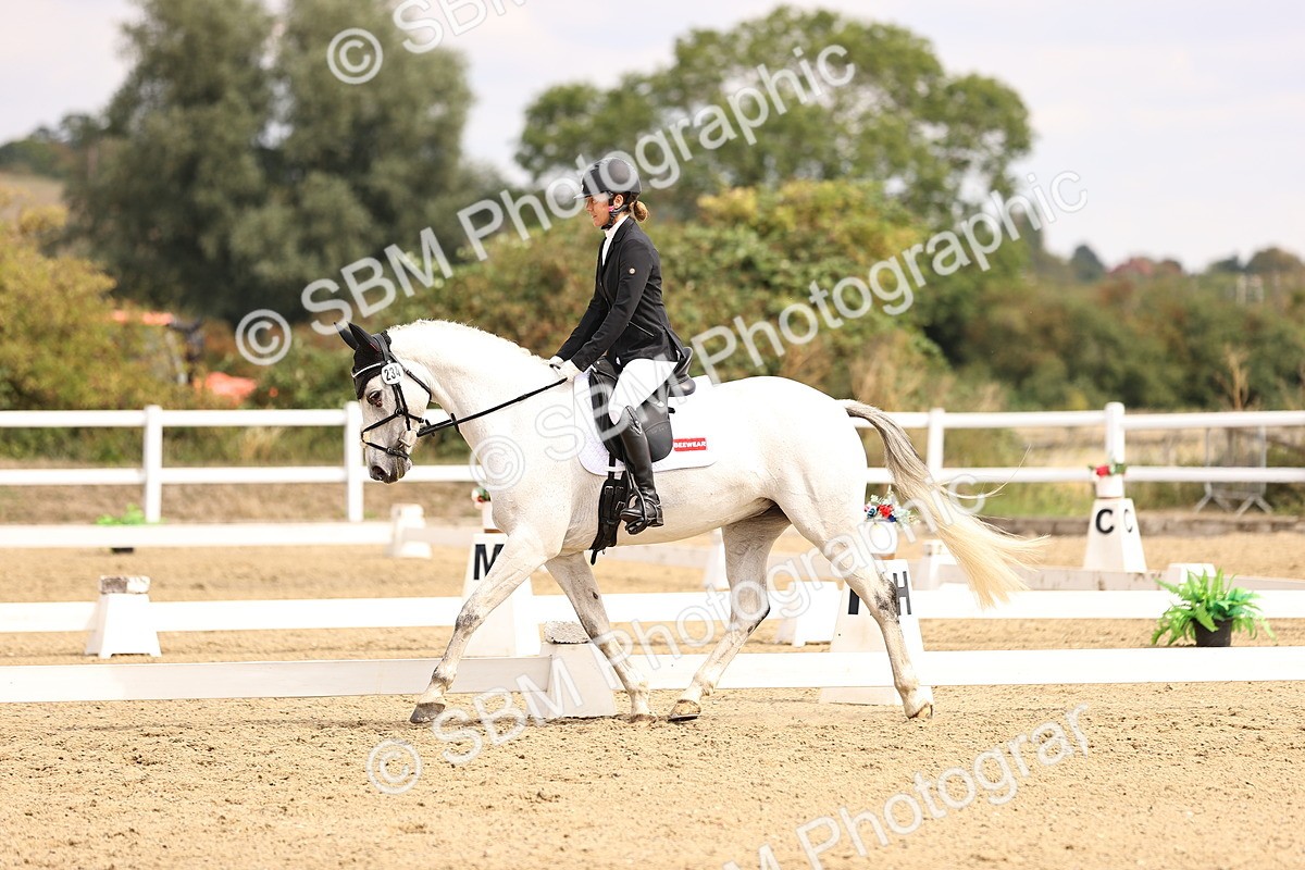 SBM_013736 - Class 4 - Novice 5  12.13-13.02