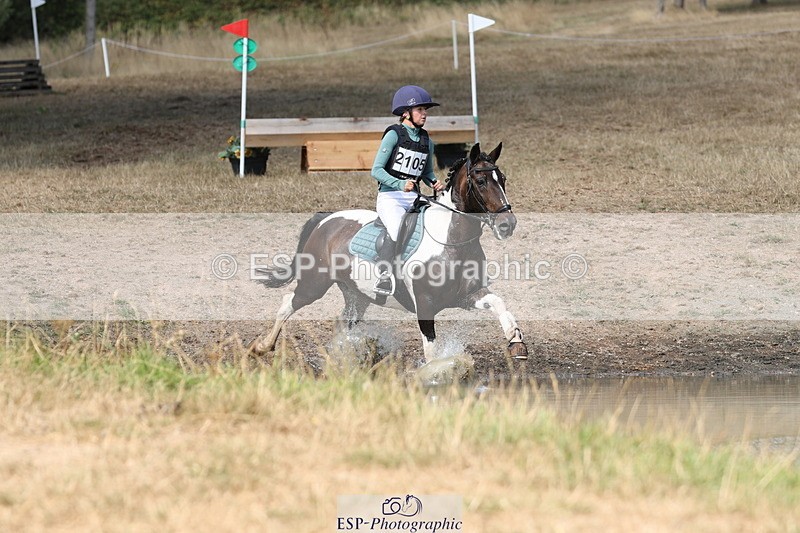 250824A-143936-38183 - 2105-Annabelle.Blight-Mr.Parkroe.Sammy