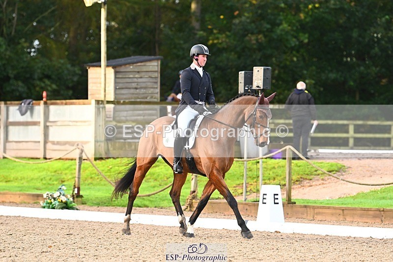 231021-085553-12710 - 321-MAN.ABOUT.TOWN.II-David.Doel-DR