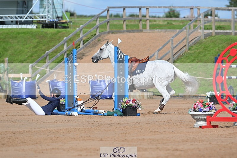 230721A-163928-07781 - Cls 10, 2 Star Big 1.45m Break to End