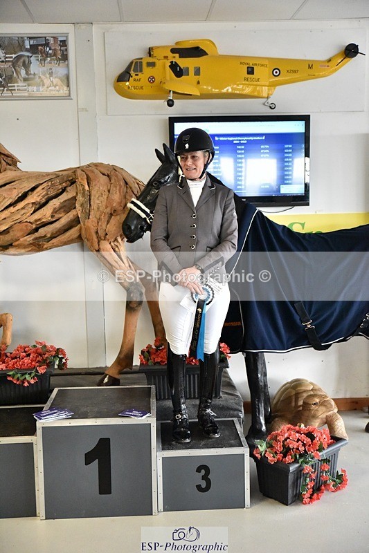 250215-153714-04480 - Medium Gold Presentations