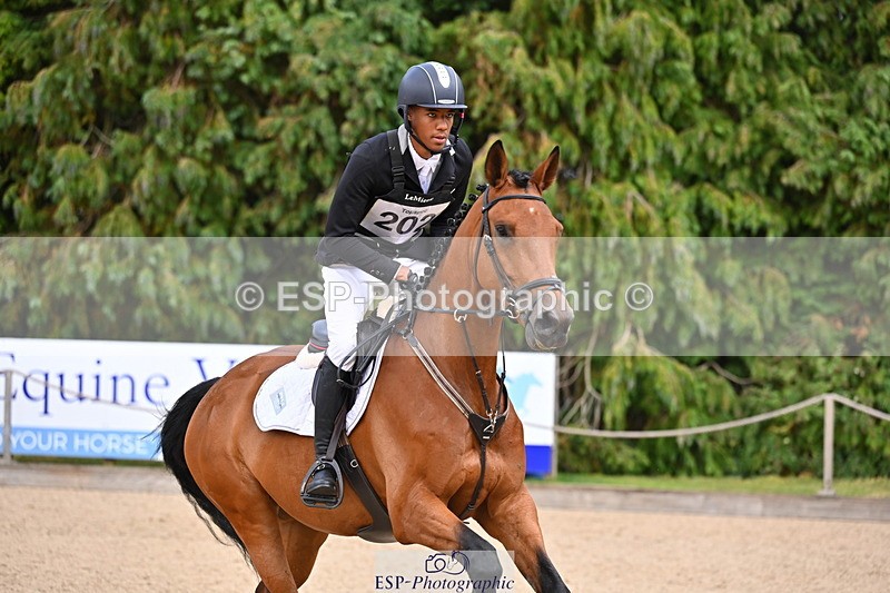 250802A-151128-06194 - E-202-Rupert.Hyde-RL.SHANTI