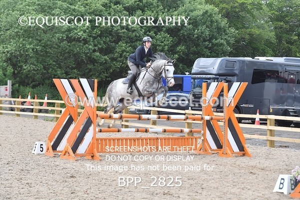 BPP_2825 - SUN CLASS 18 Senior Newcomers/ 1.10m Open