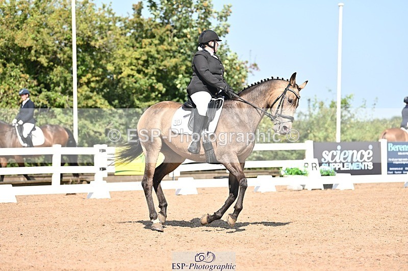 250816-105607-03253 - 093-Jocelyn.GilmoreSpring.lily