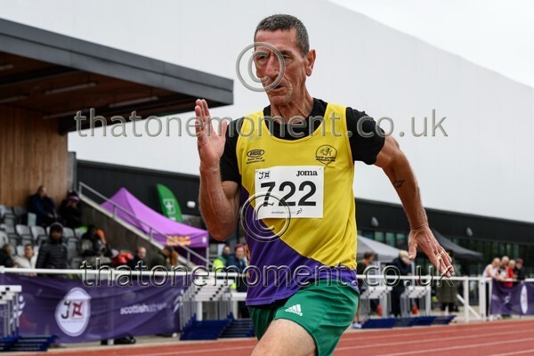 ComMast25-919322 - Track Male Set One