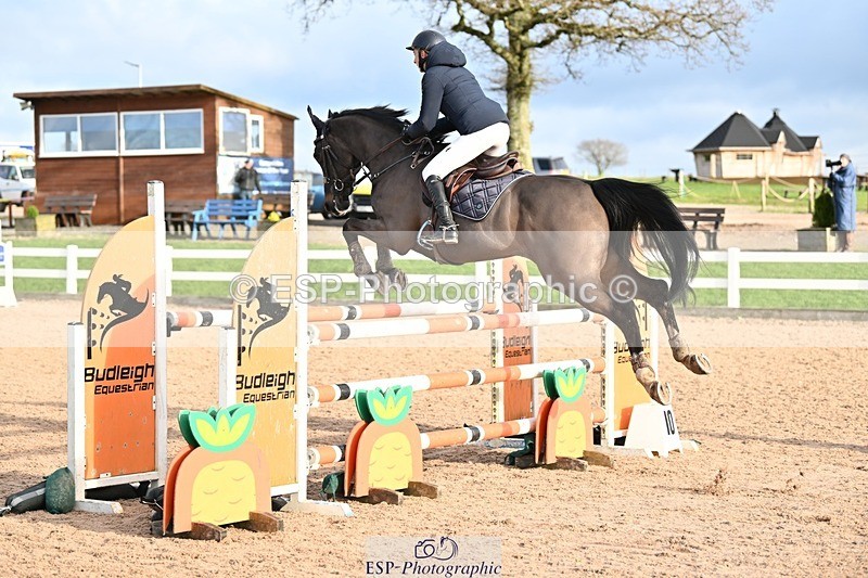 241208-130943-01706 - Cls 21 Newcomers and 1.10m Open