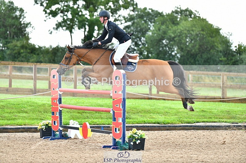 230723A-095245-10689 - Cls 4, 2 Star Small 1.30m